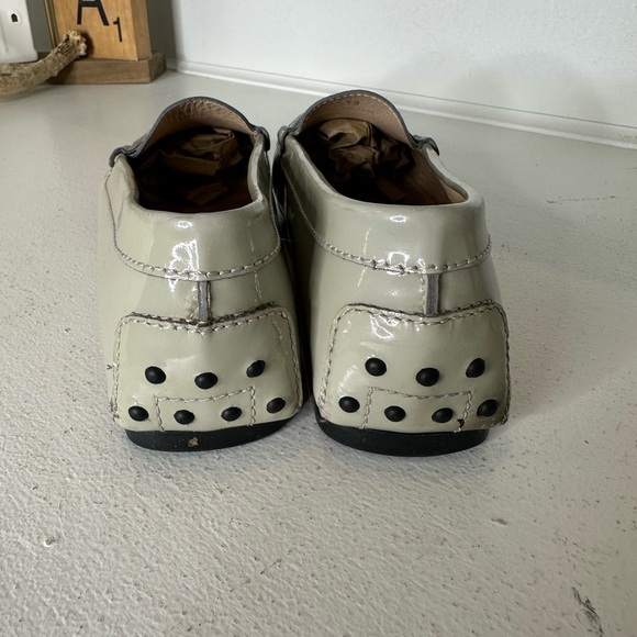 Tod’s Classic Women’s Patent Leather Penny Loafers – Beige – Size 38 (US 8) - Picture 6 of 9